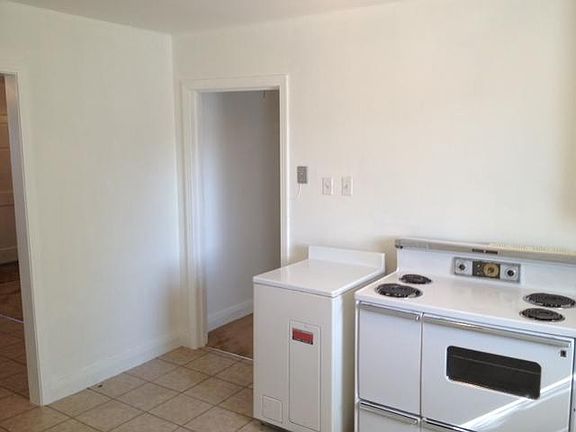 4th image of 8795 Phelan Blvd
