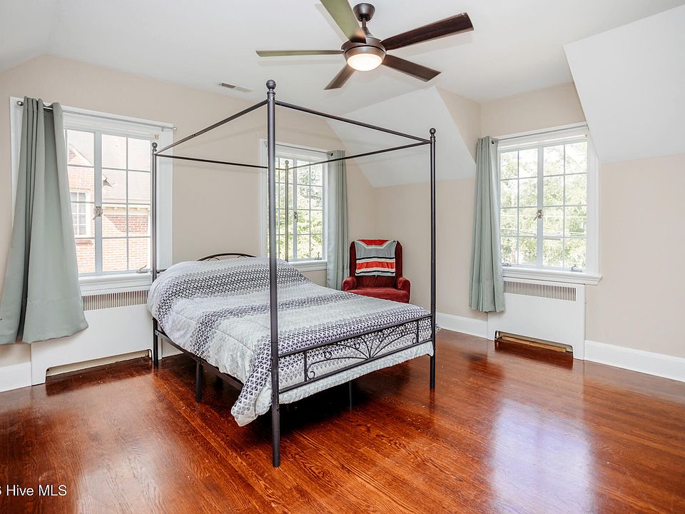 13th image of 302 Tarboro Street NE