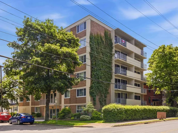 990 McLean St #403, Halifax, NS B3H 2V1