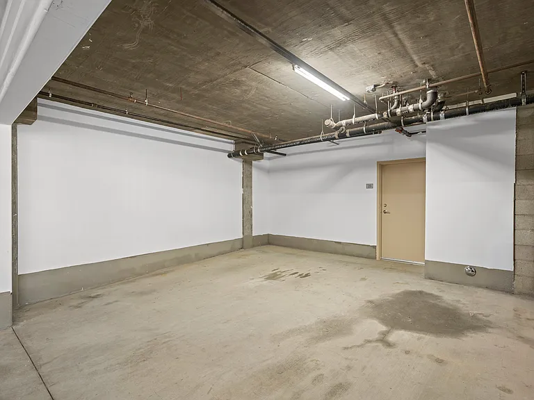 5521 Kester Ave #23 — Photo 31