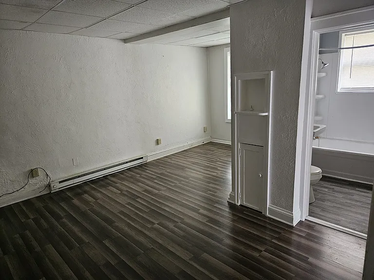 1116 Edgewood Dr — Photo 2