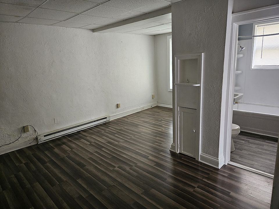 2nd image of 1116 Edgewood Dr