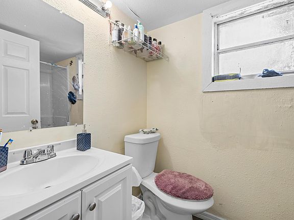 5th image of 1919 Lillie St