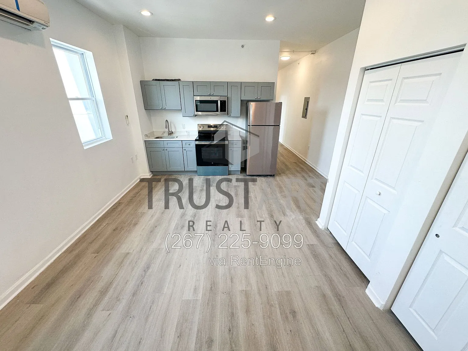 2 bed, 1.0 bath, $1,300 — Photo 1
