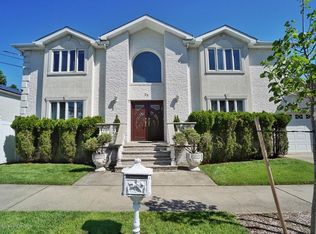 25 Selkirk St, Staten Island, NY