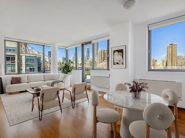 425 Main St #Ph1c, New York, NY 10044