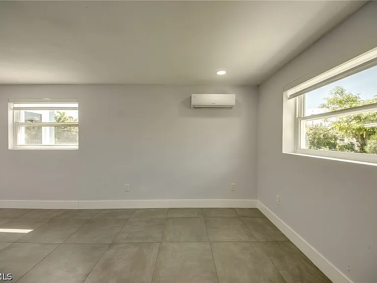 4312 S Pacific Cir — Photo 26