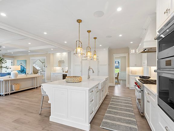 4th image of 19 Walkerwoods Drive