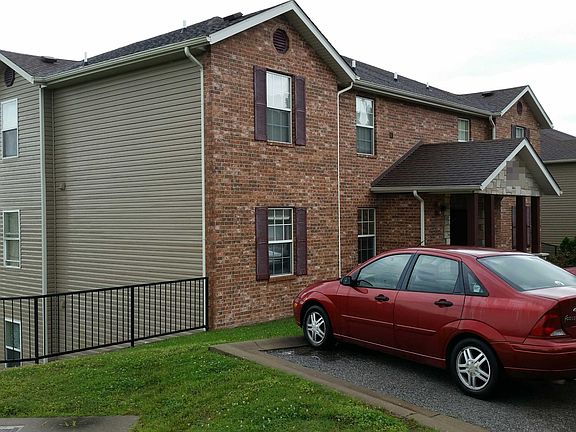 2nd image of 2901 Vineyards Pkwy APT 3