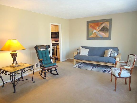 2nd image of 929 S La Londe Ave