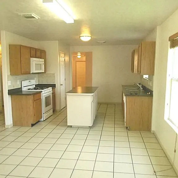 7930 Ginger Park Dr — Photo 7