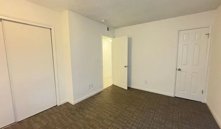 7350 Pickering Ave #8 — Photo 12