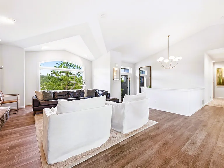 1635 Muirfield Ln — Photo 5