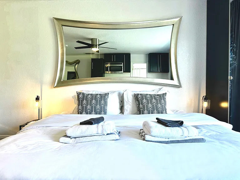 Enjoy stunning golf course view and choose between 1 King Bed or 2 Twin Beds for a comfortable stay!