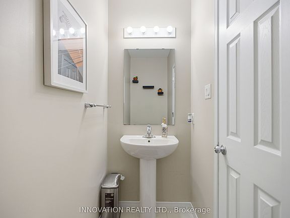 4th image of 517 Dressage Ave