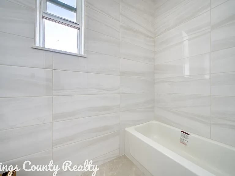 94 Harrison Pl #2R — Photo 8
