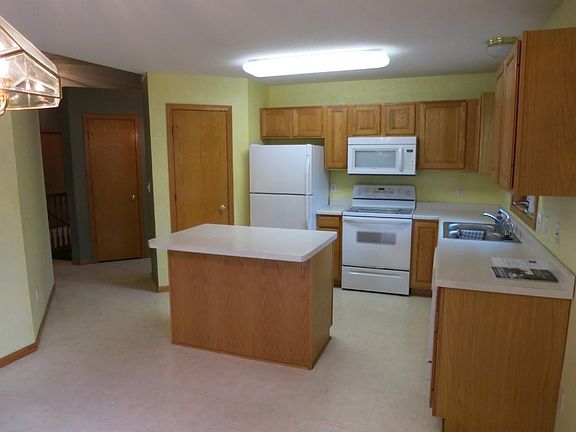 3rd image of 1975 3rd Ave NW