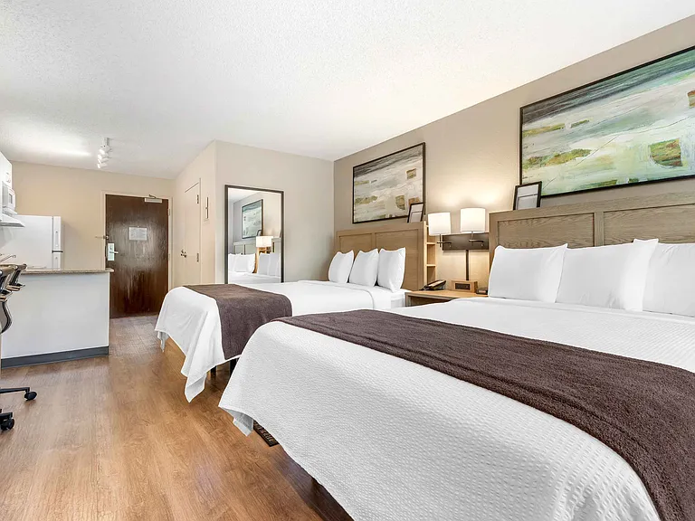 Studio Suite - 2 Queen Beds
