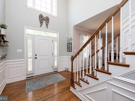 3rd image of 111 Dennis Ln