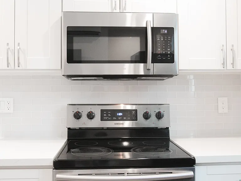 1729 W Adams Blvd — Photo 30