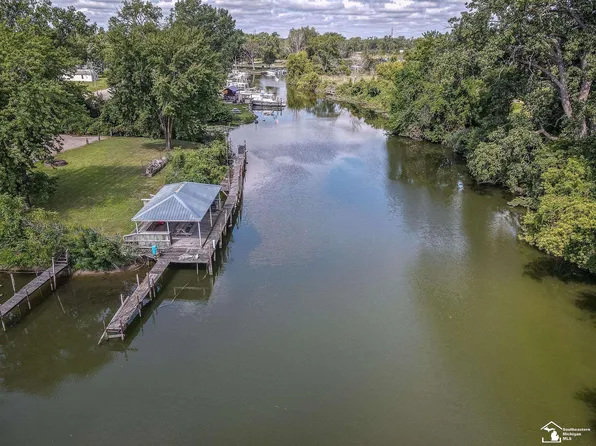 14060 Laplaisance Rd, Monroe, MI 48161