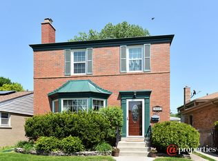 8029 Tripp Ave, Skokie, IL 60076