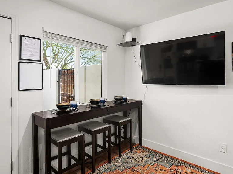 1110 E Polk St #1 — Photo 1