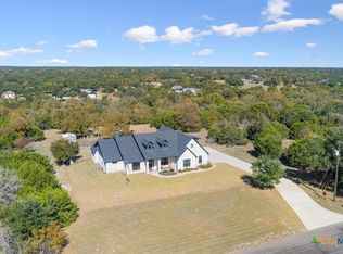 1250 E Creekview Dr, Salado, TX 76571