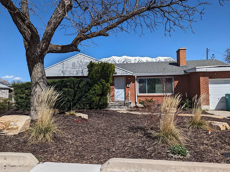 244 N 800 E — Photo 2