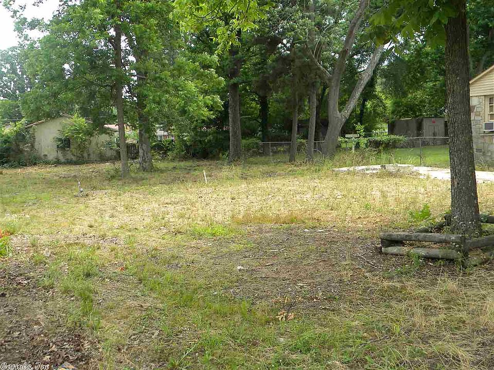 2nd image of 203 W Park Ave