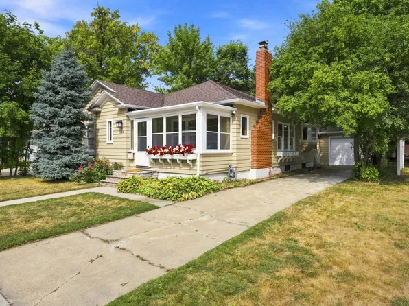 514 4th Ave S, Moorhead, MN 56560