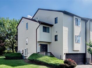 16 Linda Ct, Nanuet, NY 10954