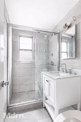 Sold by Mdrn Residential | media 18