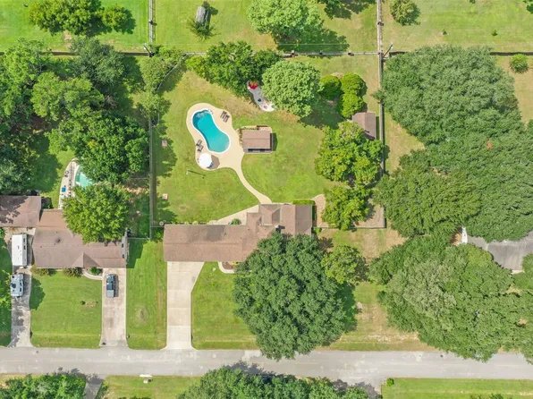 16855 E Maglitto Cir, Tomball, TX 77377