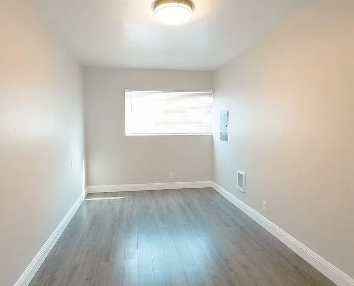 257 Athol — Photo 20