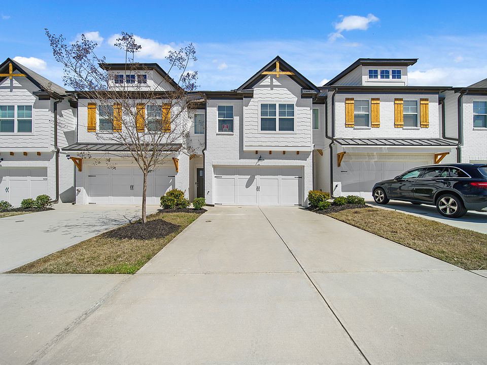 1st image of 72 Garrison Dr