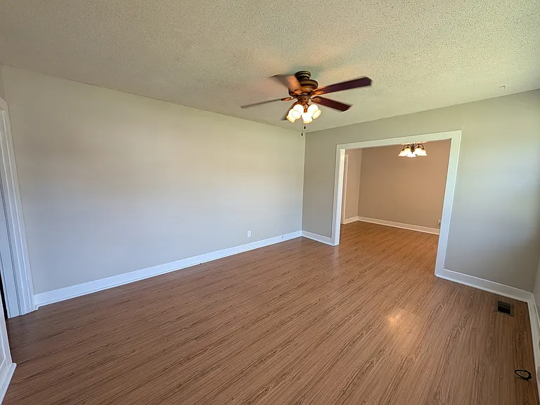 600 N Anderson St — Photo 2