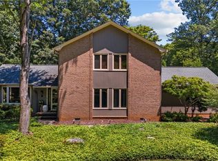 716 Coleridge Dr, Greensboro, NC 27410
