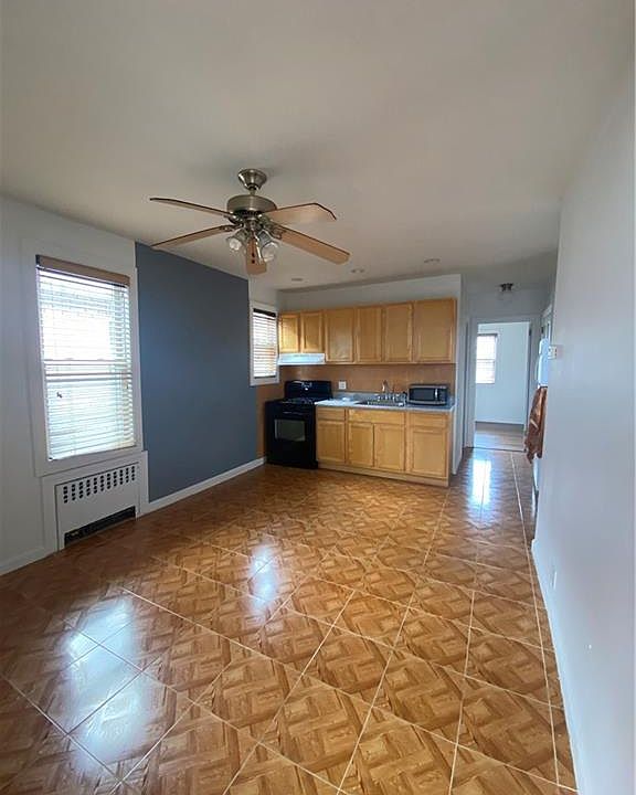 2nd image of 26 Bay 41 St