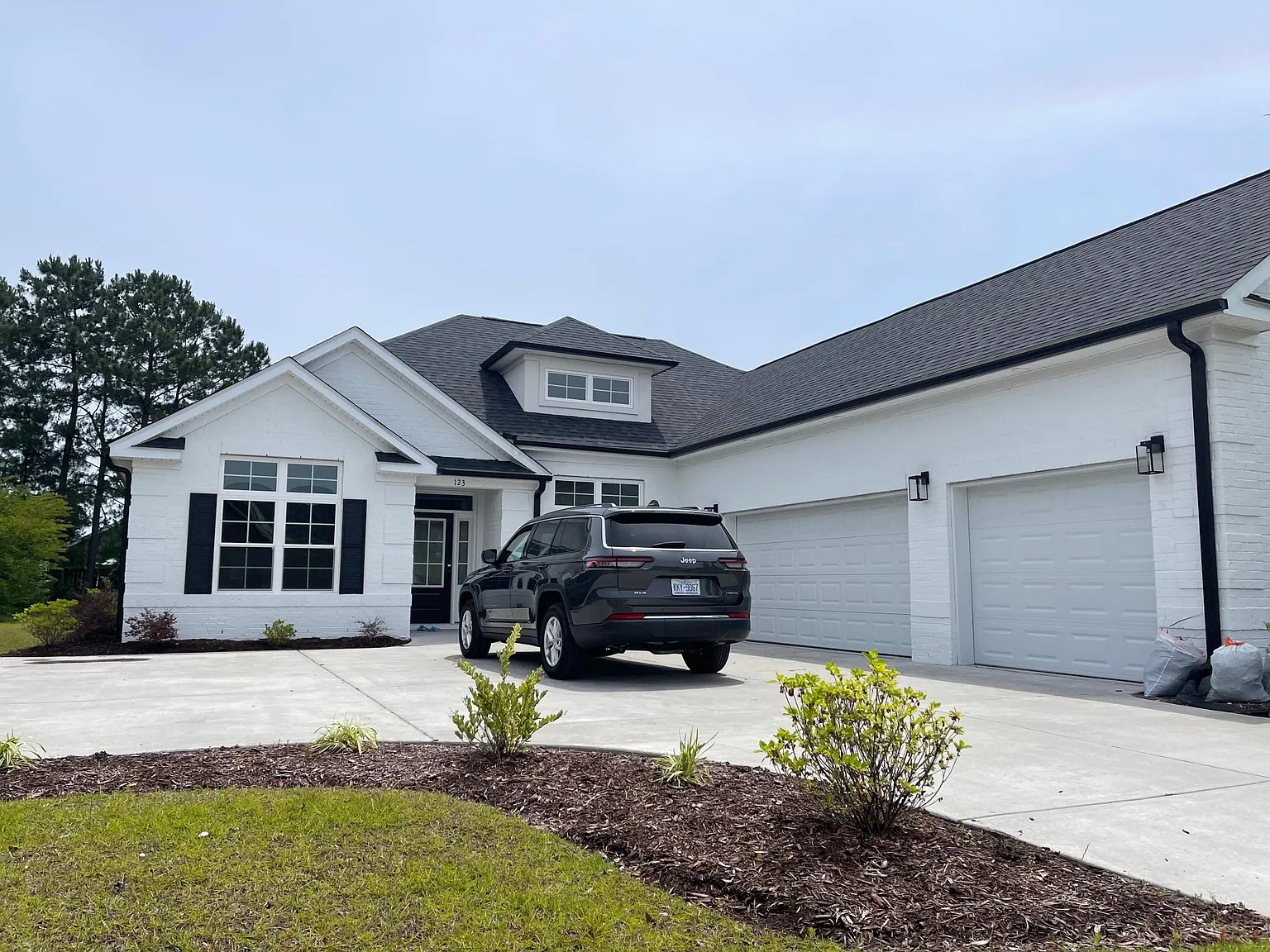 3 bed, 2426 sqft, $3,000 — Photo 2
