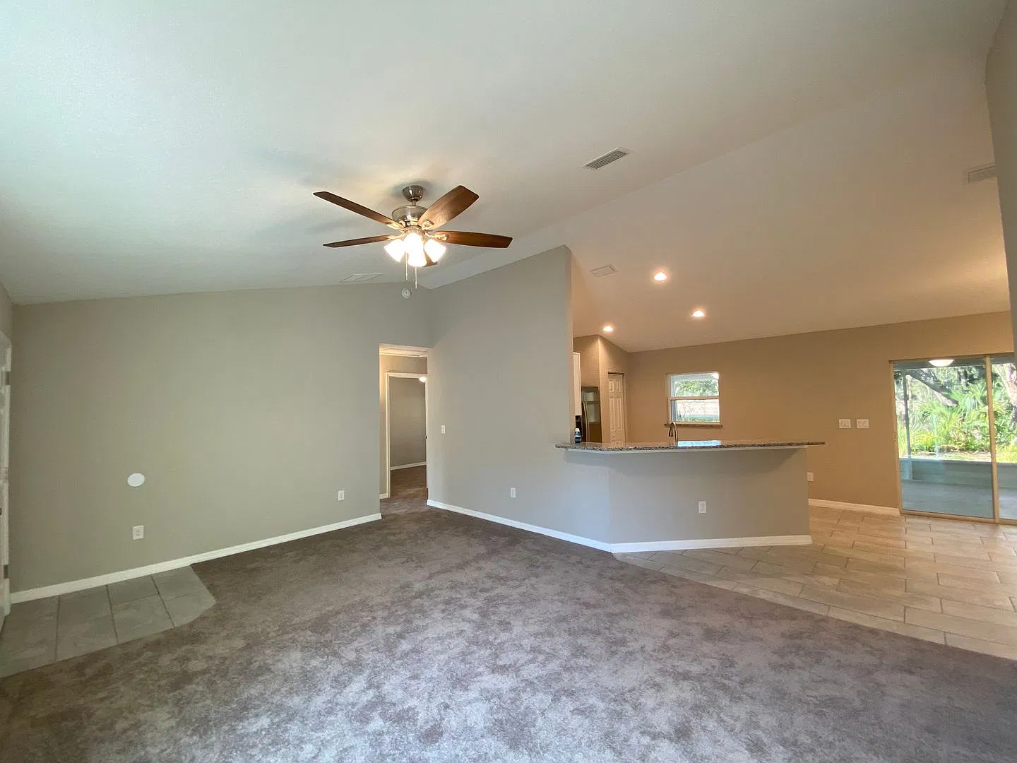 Not Available For Showing Or Move In Until 09/15/2026 Custom Home - Desirable Se Ocala Neighborho... — Photo 4