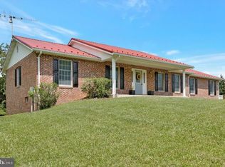 189 Jeanna Ln, Falling Waters, WV 25419