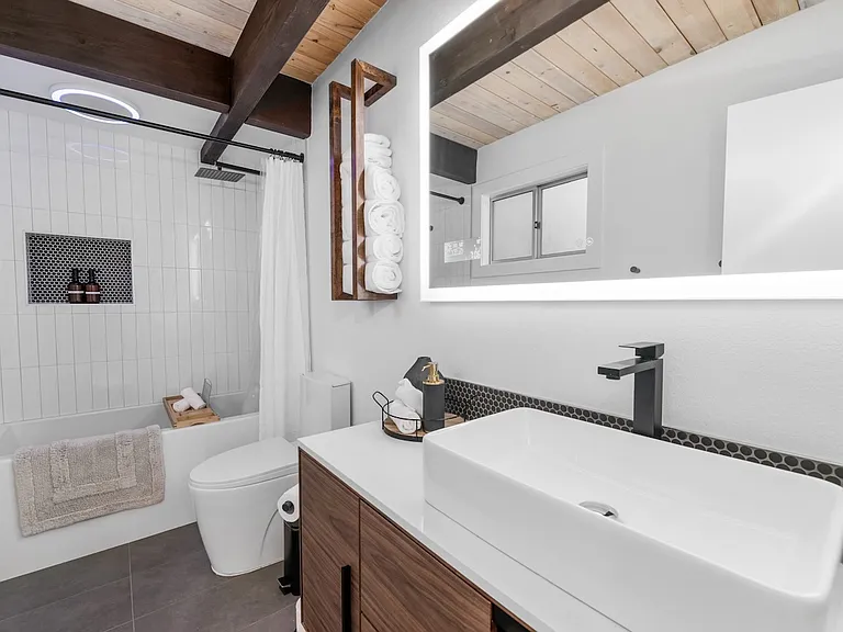 Primary bath, heated floors, kohler tub