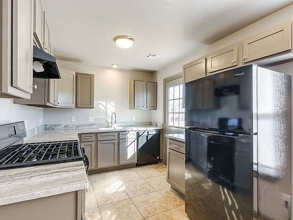 3rd image of 2412 NW 40th St