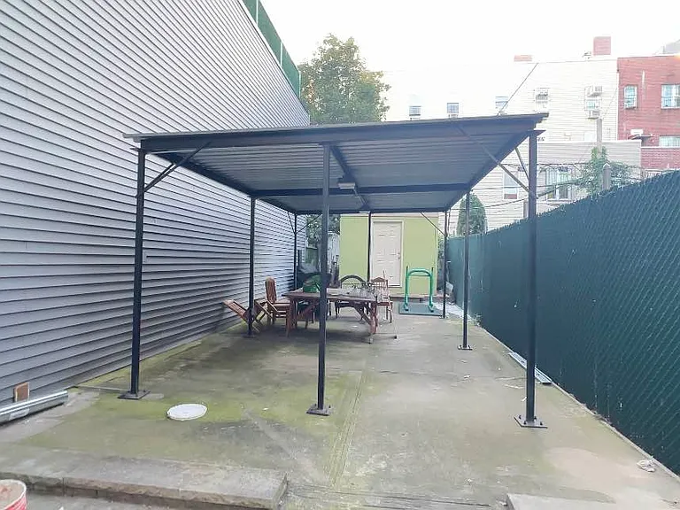 984 Bedford Ave #1 — Photo 4