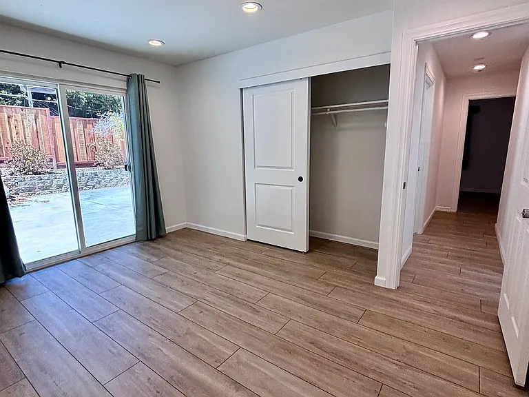 5009 Lyng Dr — Photo 15