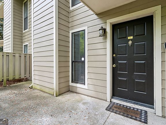 5th image of 107 River Mill Cir