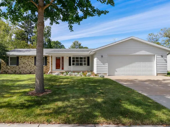 212 Walmar Drive, Sun Prairie, WI 53590