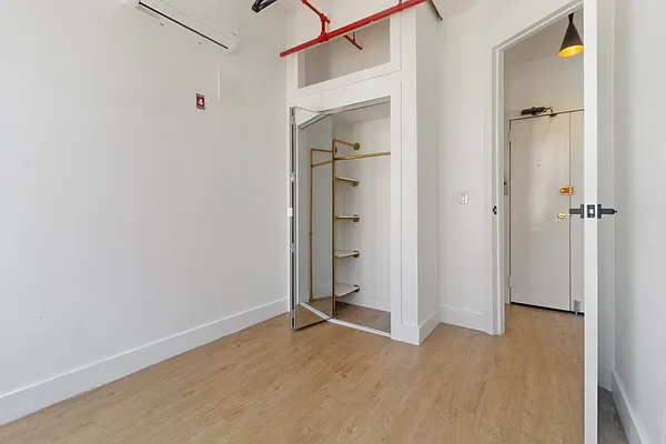 Rented by City Skyline Rentals LLC | media 21