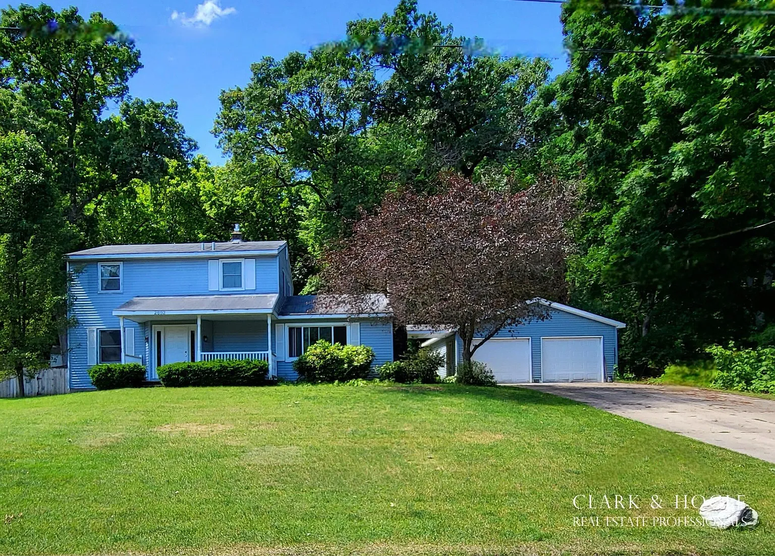 2692 Wabash Dr NE photo 1